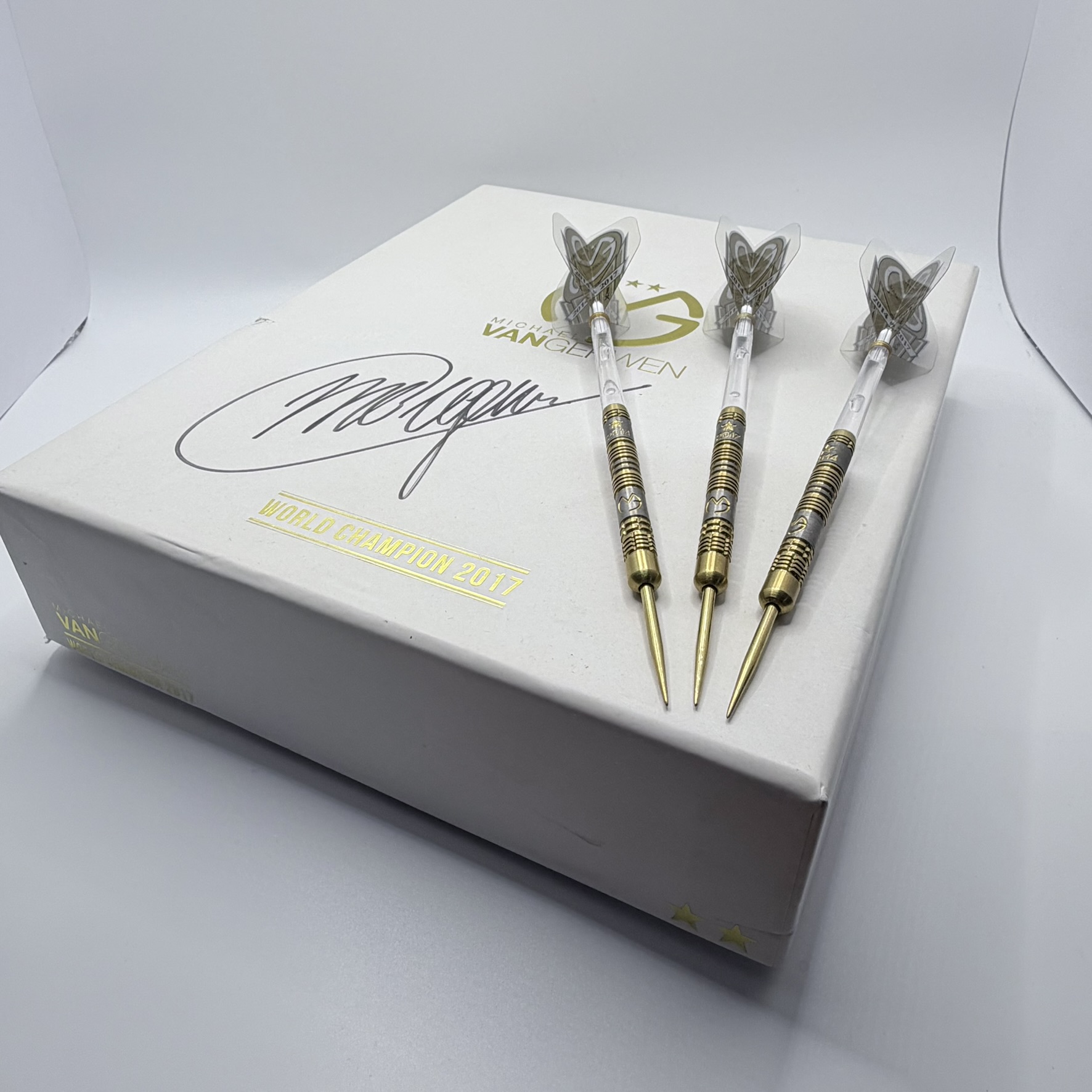 ULTRA RARE HAND SIGNED MICHAEL VAN GERWEN 2017 LIMITED EDITION DARTS