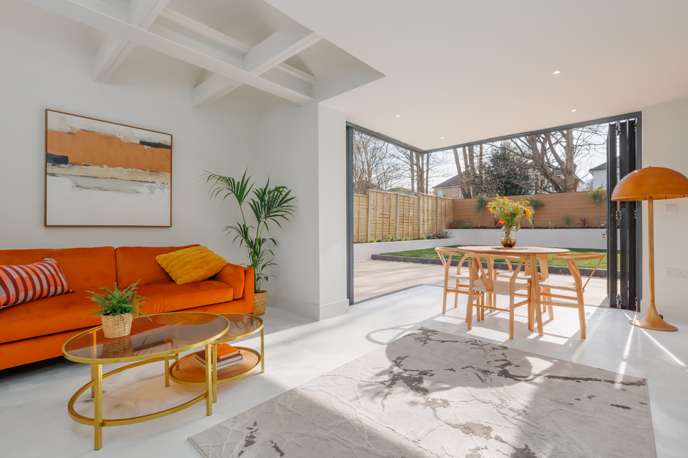 Renovated Bournemouth Home - a walk to the beach!